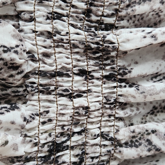 BCBG Maxazria cover-up - Picture 6 of 11